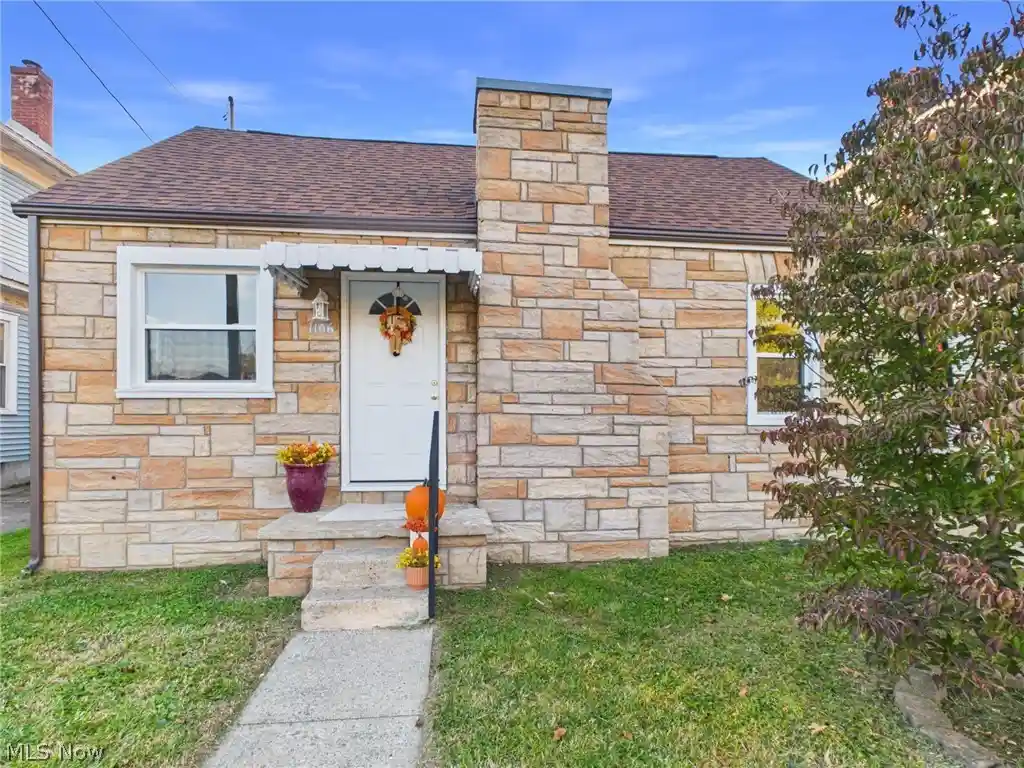 Photo 1 of Single family home for sale at 1106 Edwin St, Parkersburg, WV 26101 | MLS# 5256728 | Listing updated on 2026-10-29