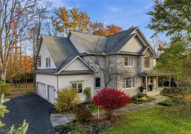 Photo 1 of Single family home for sale at 8140 Carrington Pl, Chagrin Falls, OH 44023 | MLS# 5256953 | Listing updated on 2026-10-30