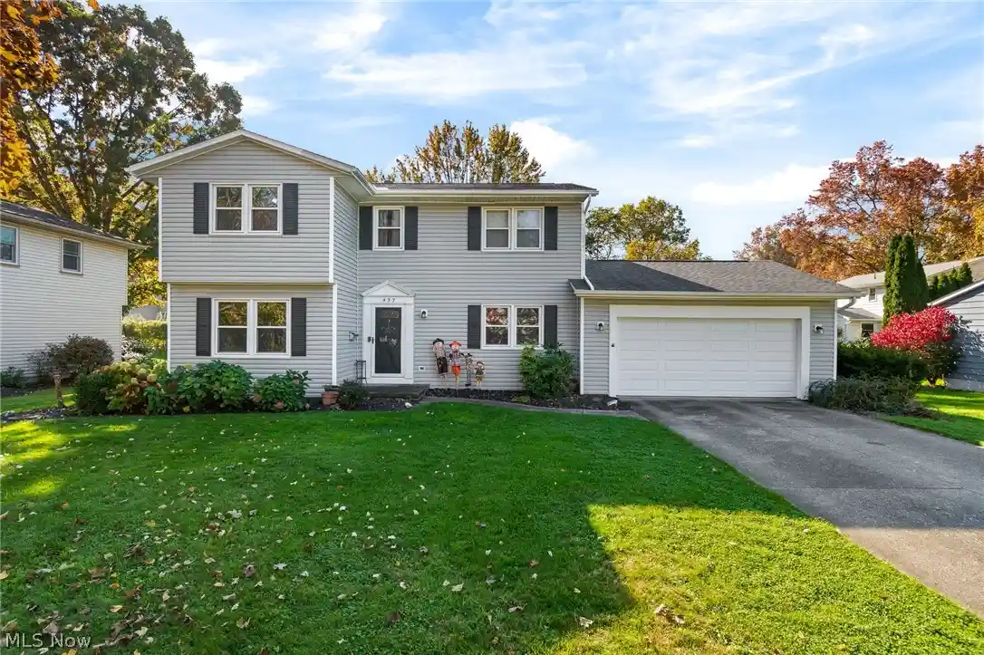 Photo 1 of Single family home for sale at 437 Farr Ave, Wadsworth, OH 44281 | MLS# 5256061 | Listing updated on 2026-10-29