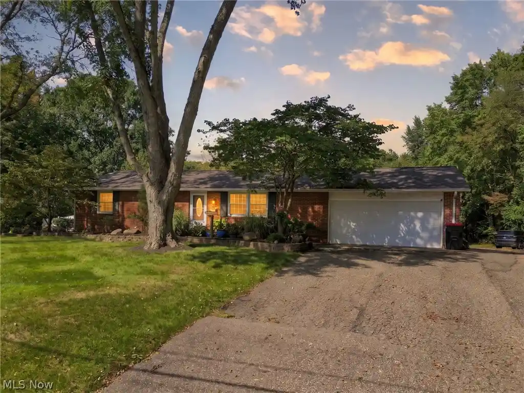 Single family home for sale at 7445 Braucher St NW, North Canton, OH 44720 | MLS# 5257076
