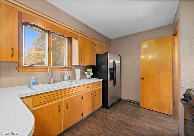 Photo 4 of Single family home for sale at 1428 Meister Rd, Lorain, OH 44053 | MLS# 5255687 | Listing updated on 2026-10-30