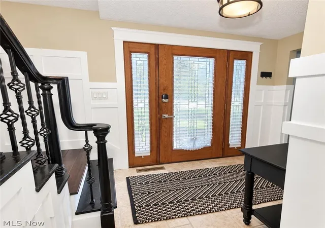 Photo 4 of Single family home for sale at 2205 Hedgewood Ave, Alliance, OH 44601 | MLS# 5257227 | Listing updated on 2026-10-30