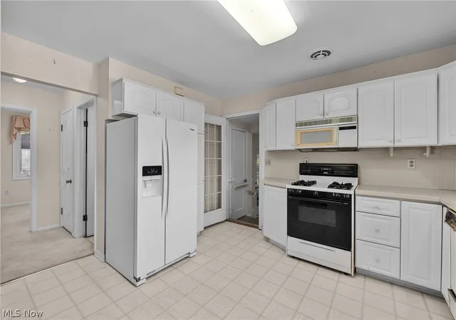 Photo 3 of Single family home for sale at 2812 E Wallings Rd, Broadview Heights, OH 44147 | MLS# 5257224 | Listing updated on 2026-10-30