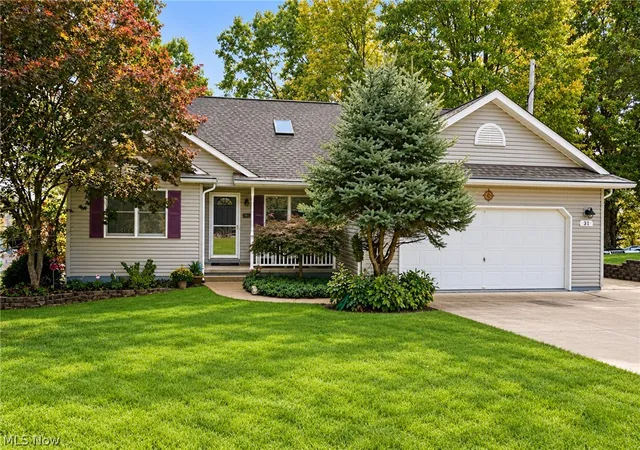 Photo 1 of Single family home for sale at 31 Pueblo Trl, Malvern, OH 44644 | MLS# 5257235 | Listing updated on 2026-10-30