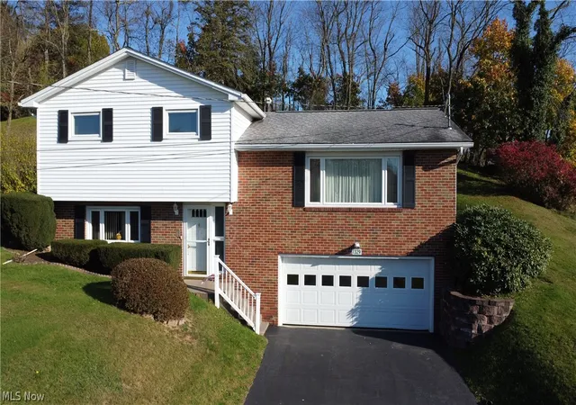 Single family home for sale at 1329 Parshall Rd, Wellsville, OH 43968 | MLS# 5255954