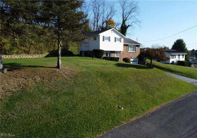 Photo 3 of Single family home for sale at 1329 Parshall Rd, Wellsville, OH 43968 | MLS# 5255954 | Listing updated on 2026-10-30