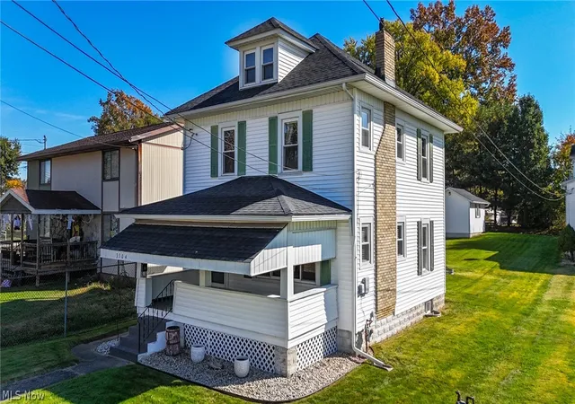 Photo 1 of Single family home for sale at 3304 Avery St, Parkersburg, WV 26104 | MLS# 5254515 | Listing updated on 2026-10-30