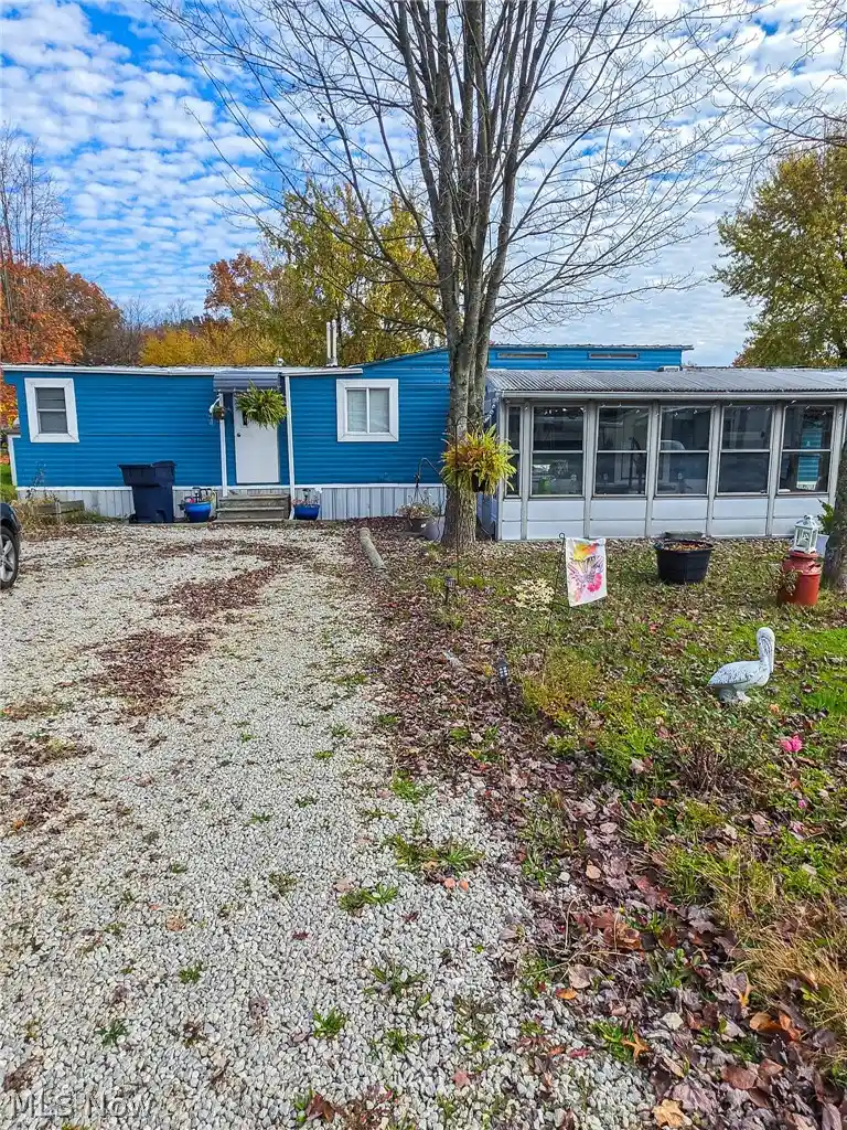 Photo 1 of Single family home for sale at 14 Inner Dr, Vienna, OH 44473 | MLS# 5256550 | Listing updated on 2026-10-30