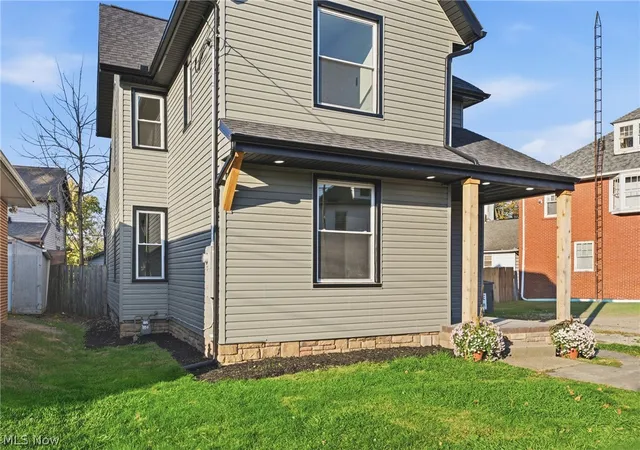 Photo 1 of Single family home for sale at 814 Main Ave W, Massillon, OH 44647 | MLS# 5256793 | Listing updated on 2026-10-30