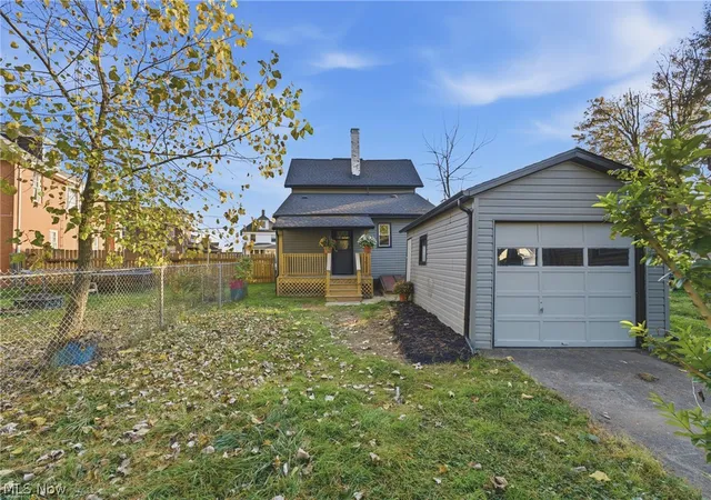 Photo 2 of Single family home for sale at 814 Main Ave W, Massillon, OH 44647 | MLS# 5256793 | Listing updated on 2026-10-30