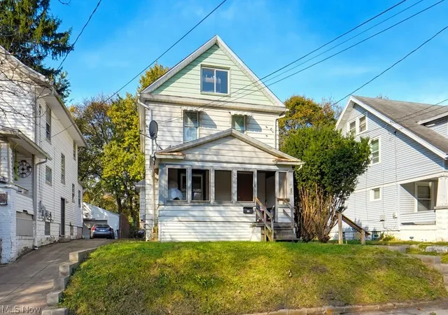 Single family home for sale at 820 Aberdeen St, Akron, OH 44310 | MLS# 5251797