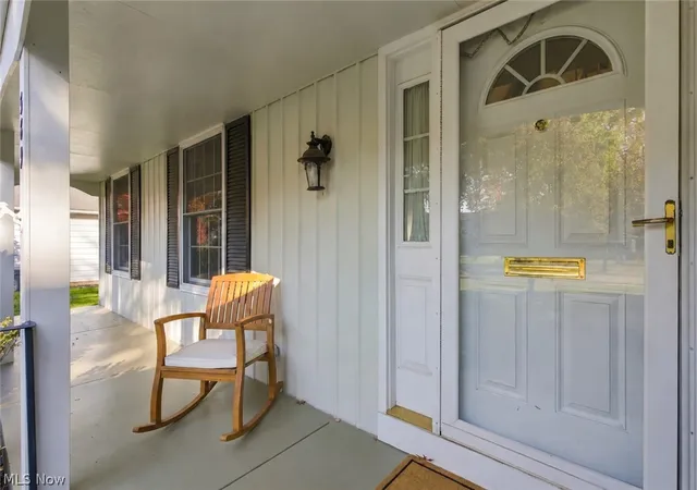 Photo 2 of Single family home for sale at 589 Lindford Dr, Bay Village, OH 44140 | MLS# 5256364 | Listing updated on 2026-10-30