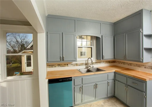 Photo 3 of Single family home for sale at 1206 24th Street NE, Canton, OH 44714 | MLS# 5257295 | Listing updated on 2026-10-30