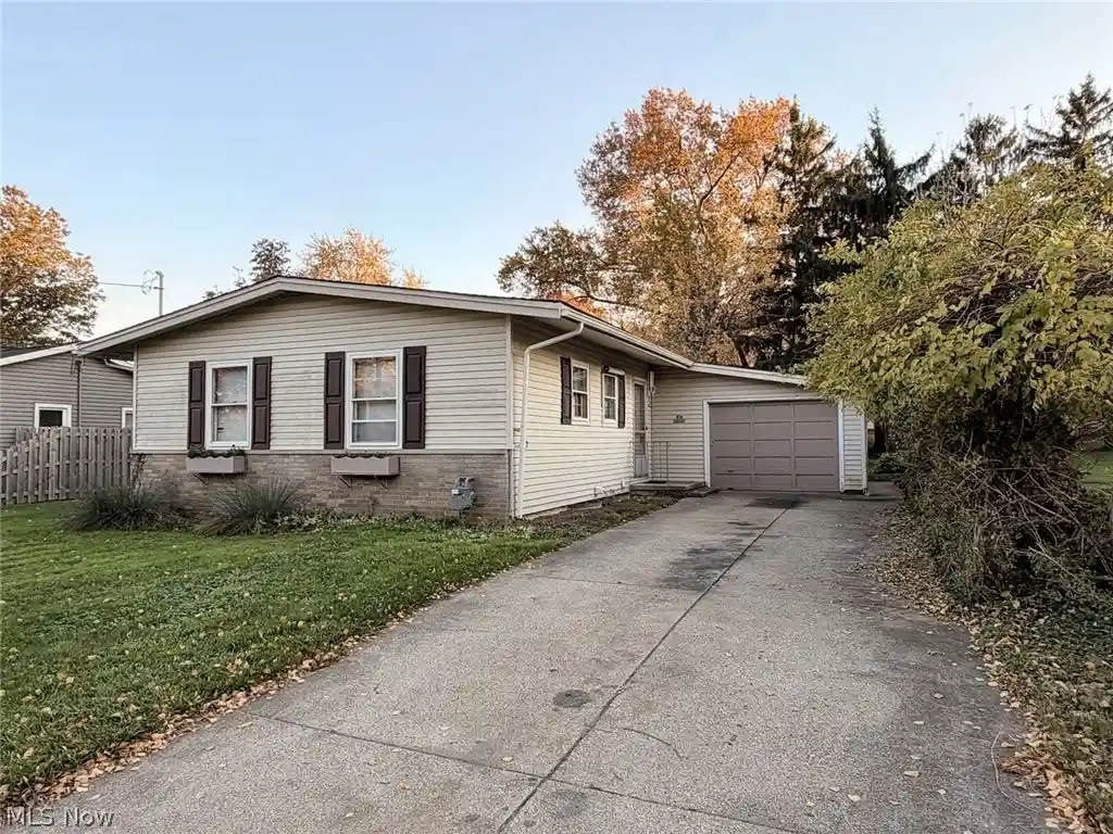 Single family home for sale at 416 Heather Ln, Medina, OH 44256 | MLS# 5257237