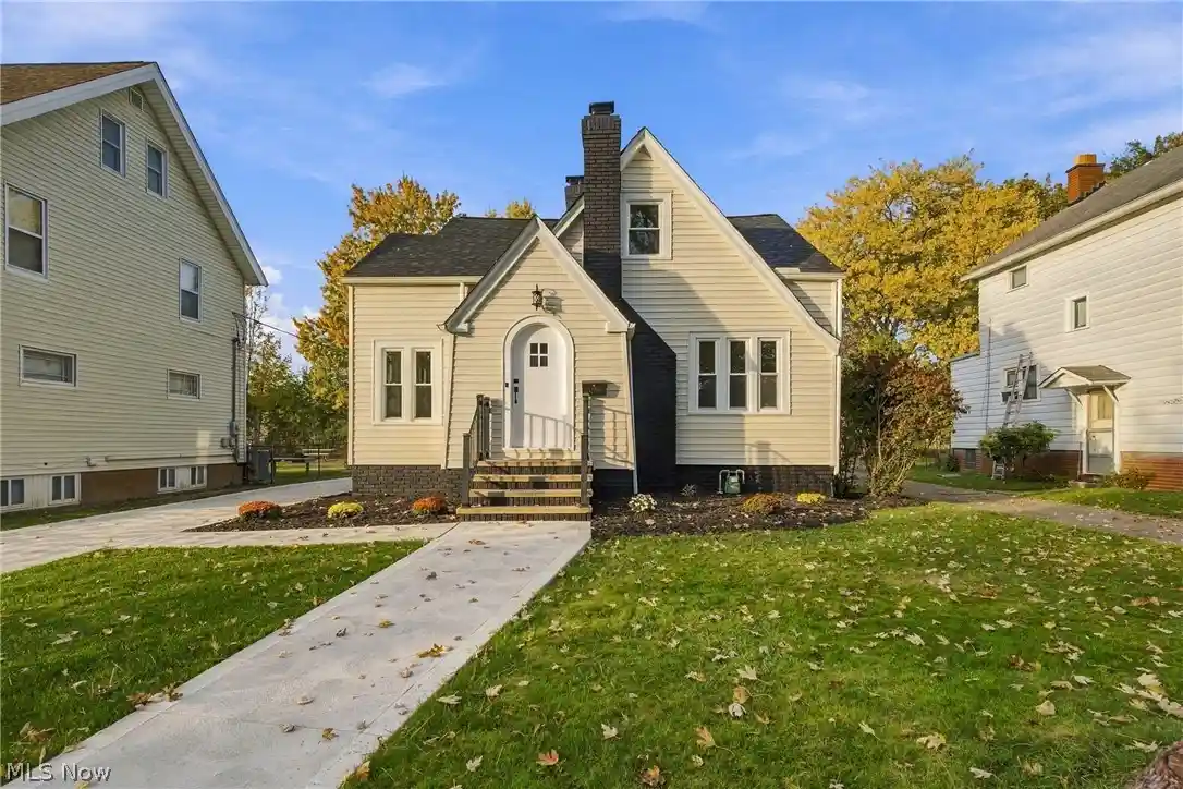 Single family home for sale at 17408 Woodbury Ave, Cleveland, OH 44135 | MLS# 5257238