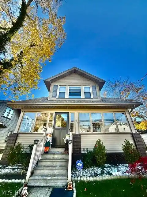 Single family home for sale at 317 Maple St, Niles, OH 44446 | MLS# 5255282
