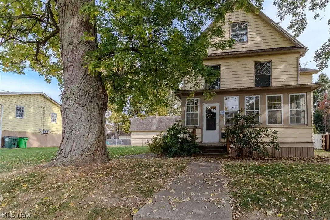 Single family home for sale at 49 Lindbergh Ave, Barberton, OH 44203 | MLS# 5257285