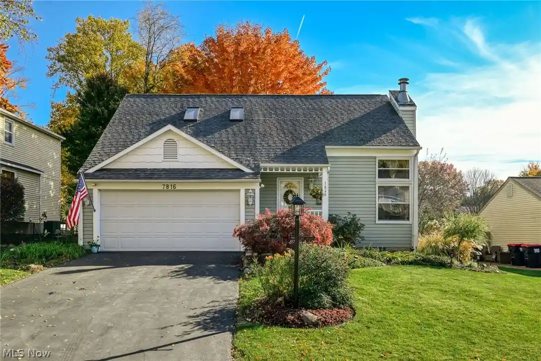 Single family home for sale at 7816 Chatham Ave NW, North Canton, OH 44720 | MLS# 5257015