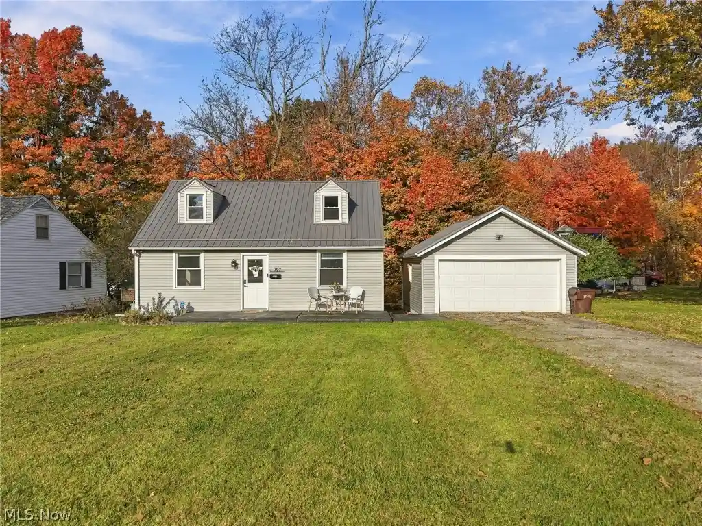 Single family home for sale at 797 Forest Dr, Mansfield, OH 44905 | MLS# 5257314