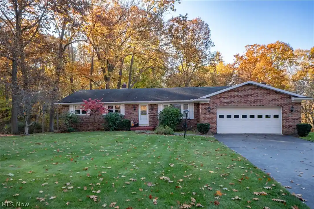 Photo 1 of Single family home for sale at 3123 Pine Hills Dr Sw, Massillon, OH 44646 | MLS# 5256226 | Listing updated on 2026-10-30