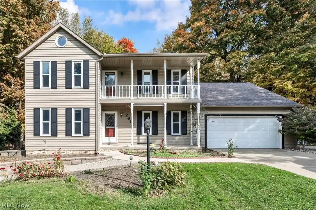 Single family home for sale at 2615 Country Squire St NW, Uniontown, OH 44685 | MLS# 5256882