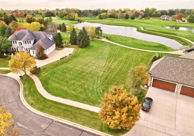2nd image of 23 E Grove Ct, Freeland, MI 48623 | MLS# 61031300223
