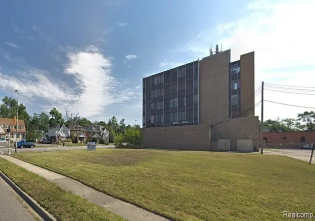 1st image of V/l Huron Rd, Pontiac City Oakland, MI 48341 | MLS# 2220009698