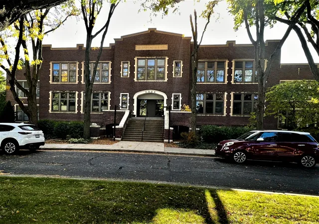 Condominium at 2006 Wealthy St Se #204, Grand Rapids, MI 49506 | MLS# 65022043570 | | Sold on 2022-12-13