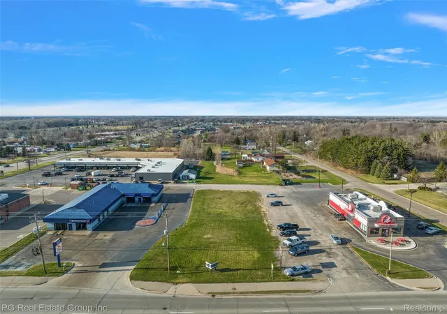 5th image of 4474 Corunna Rd, Flint, MI 48532 | MLS# 20221060252
