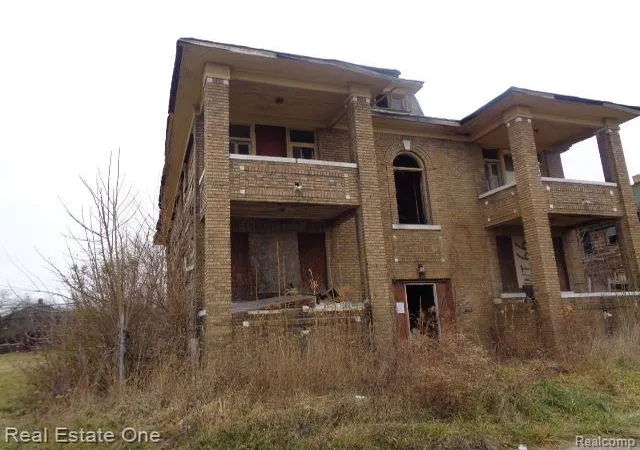 2nd image of 3758 Rochester St, Detroit, MI 48206 | MLS# 20221068045