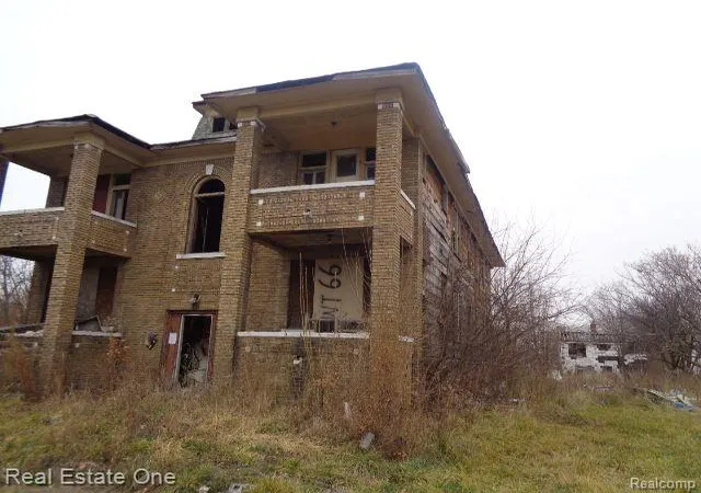 3rd image of 3758 Rochester St, Detroit, MI 48206 | MLS# 20221068045