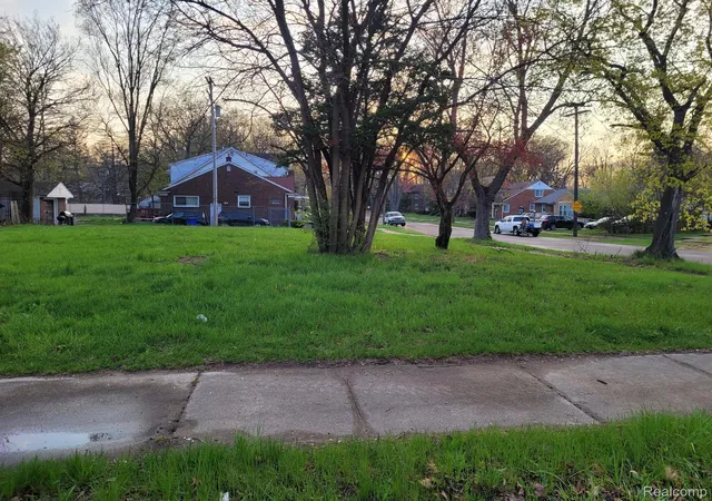 4th image of 18435 Lahser Rd, Detroit, MI 48219 | MLS# 20230030729