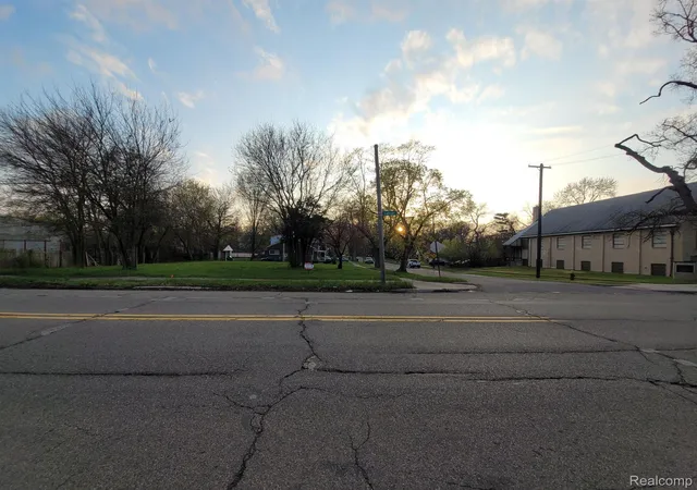 5th image of 18435 Lahser Rd, Detroit, MI 48219 | MLS# 20230030729