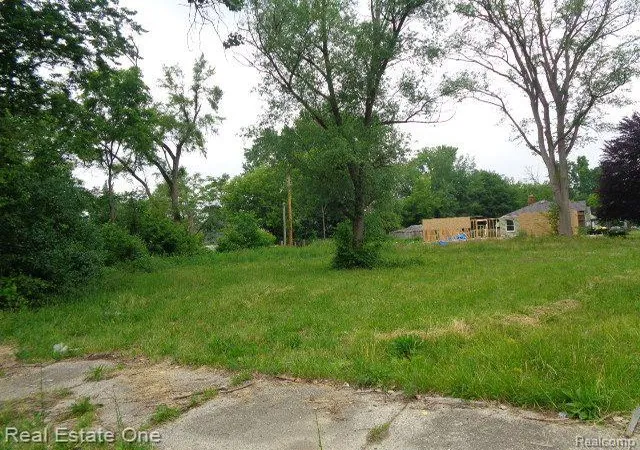 2nd image of 19411 Kentfield St, Detroit, MI 48219 | MLS# 20230049174