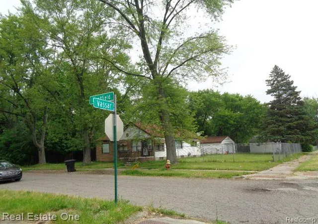 3rd image of 19411 Kentfield St, Detroit, MI 48219 | MLS# 20230049174