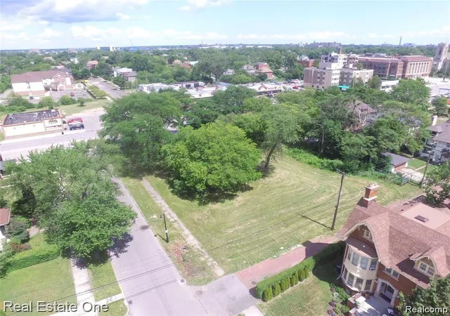 Photo 1 of Land for sale at 35 Edison St, Detroit, MI 48202 | MLS# 20230054342 | Listing updated on 2026-01-21