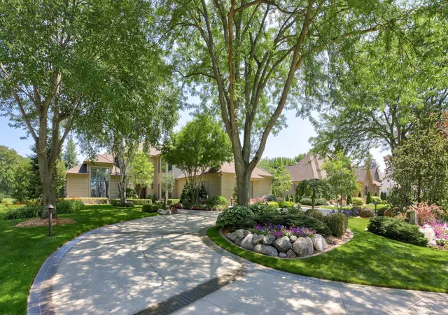 Photo 3 of Single family home for sale at 210 Golfview Dr, Saginaw, MI 48638 | MLS# 61050117887 | Listing updated on 2026-07-28