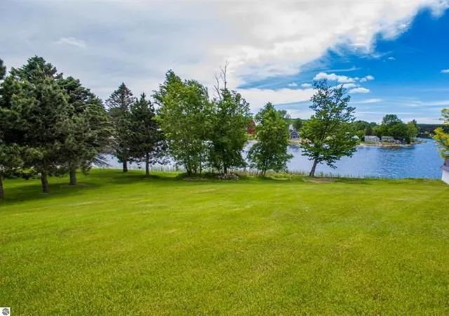 Photo 2 of Land for sale at #3 Peterson Dr, Cadillac, MI 49601 | MLS# 78080010202 | Listing updated on 2026-08-17