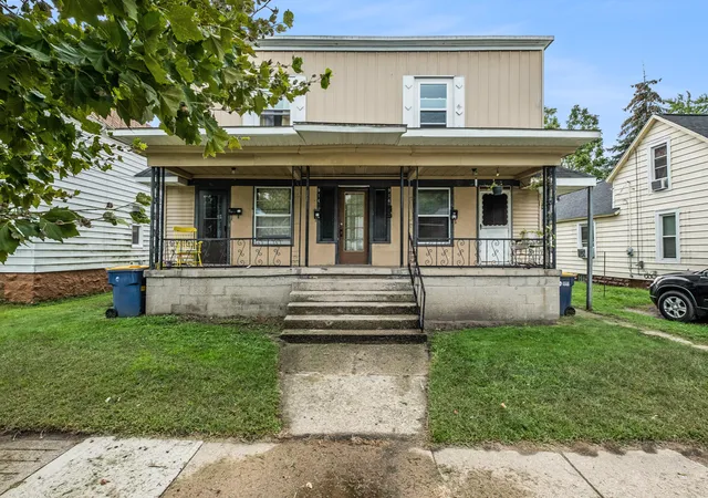 Homes for sale in Grand Rapids, MI | 914 Courtney St Nw, Grand Rapids, MI 49504 | MLS# 65023032385