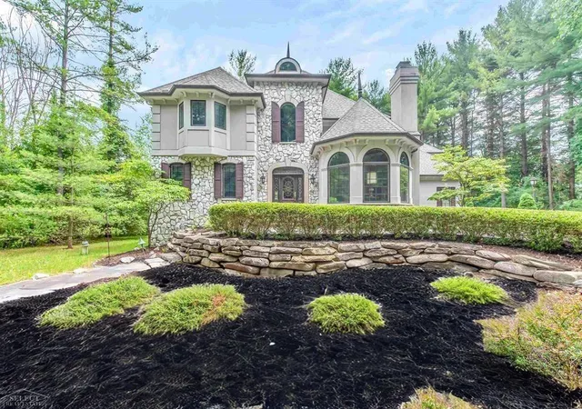 Photo 1 of Single family home for sale at 7949 Brg Valley Dr, Clarkston, MI 48348 | MLS# 58050121405 | Listing updated on 2026-10-28