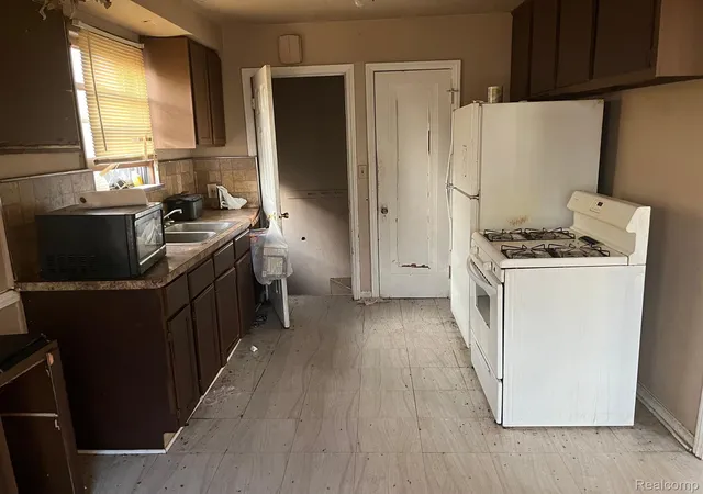 7th image of 5951 Radnor St, Detroit, MI 48224 | MLS# 20230076800