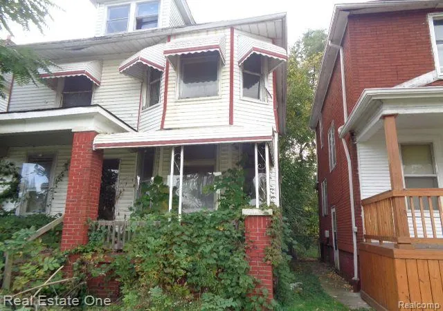 Photo 3 of Single family home for sale at 2971 Seyburn St, Detroit, MI 48214 | MLS# 20230087159 | Listing updated on 2026-07-06