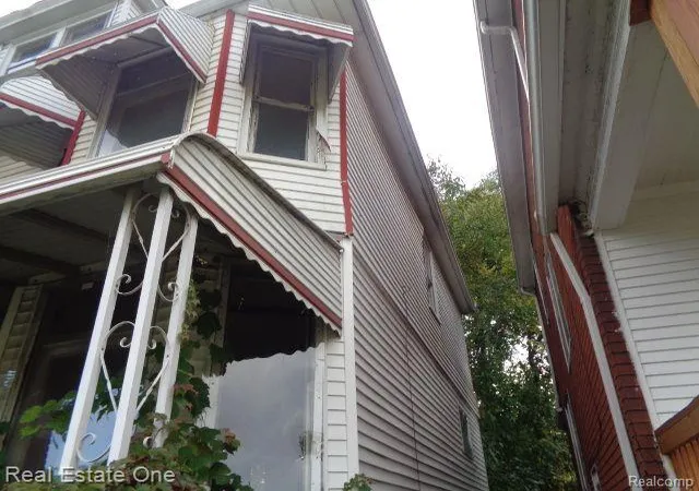 Photo 3 of Single family home for sale at 2971 Seyburn St, Detroit, MI 48214 | MLS# 20230087159 | Listing updated on 2026-07-06
