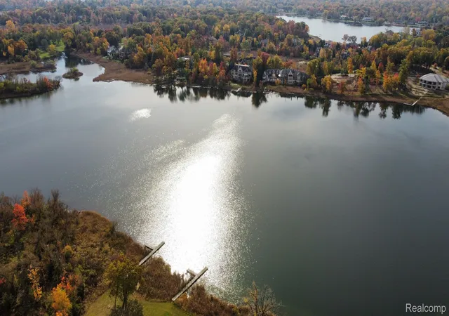 Photo 3 of Land for sale at 2717 Turtle Shores Dr, Bloomfield Hills, MI 48302 | MLS# 20230090875 | Listing updated on 2026-07-06