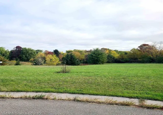 Homes for sale in Flushing, MI | 2444 Shadegrove Dr, Flushing, MI 48433 | MLS# 20240009054
