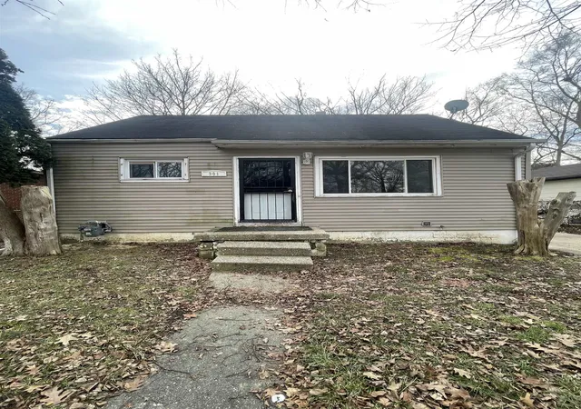 Photo 1 of Single family home for sale at 301 W Ruth Ave, Flint, MI 48505 | MLS# 5050133936 | Listing updated on 2026-07-06