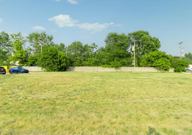 Photo 4 of Land for sale at 29030 Utica Rd, Roseville, MI 48066 | MLS# 20240013145 | Listing updated on 2026-08-03