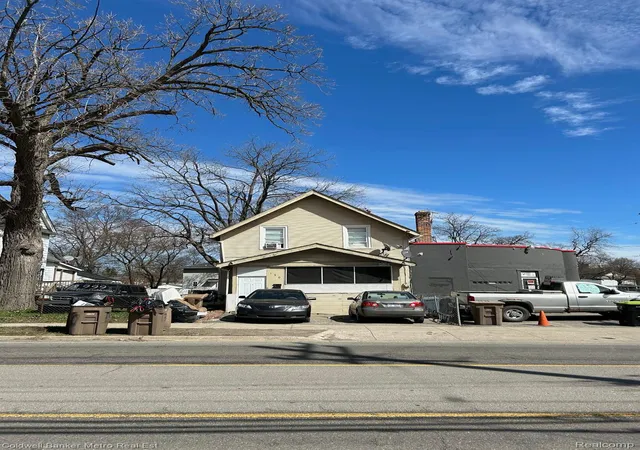 Photo 2 of Single family home for sale at 130 Baldwin Ave, Pontiac, MI 48342 | MLS# 20240025322 | Listing updated on 2026-07-09