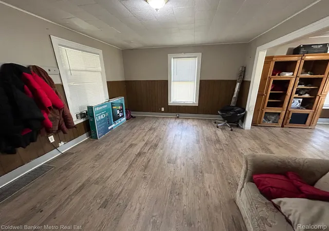 Photo 3 of Single family home for sale at 130 Baldwin Ave, Pontiac, MI 48342 | MLS# 20240025322 | Listing updated on 2026-07-09