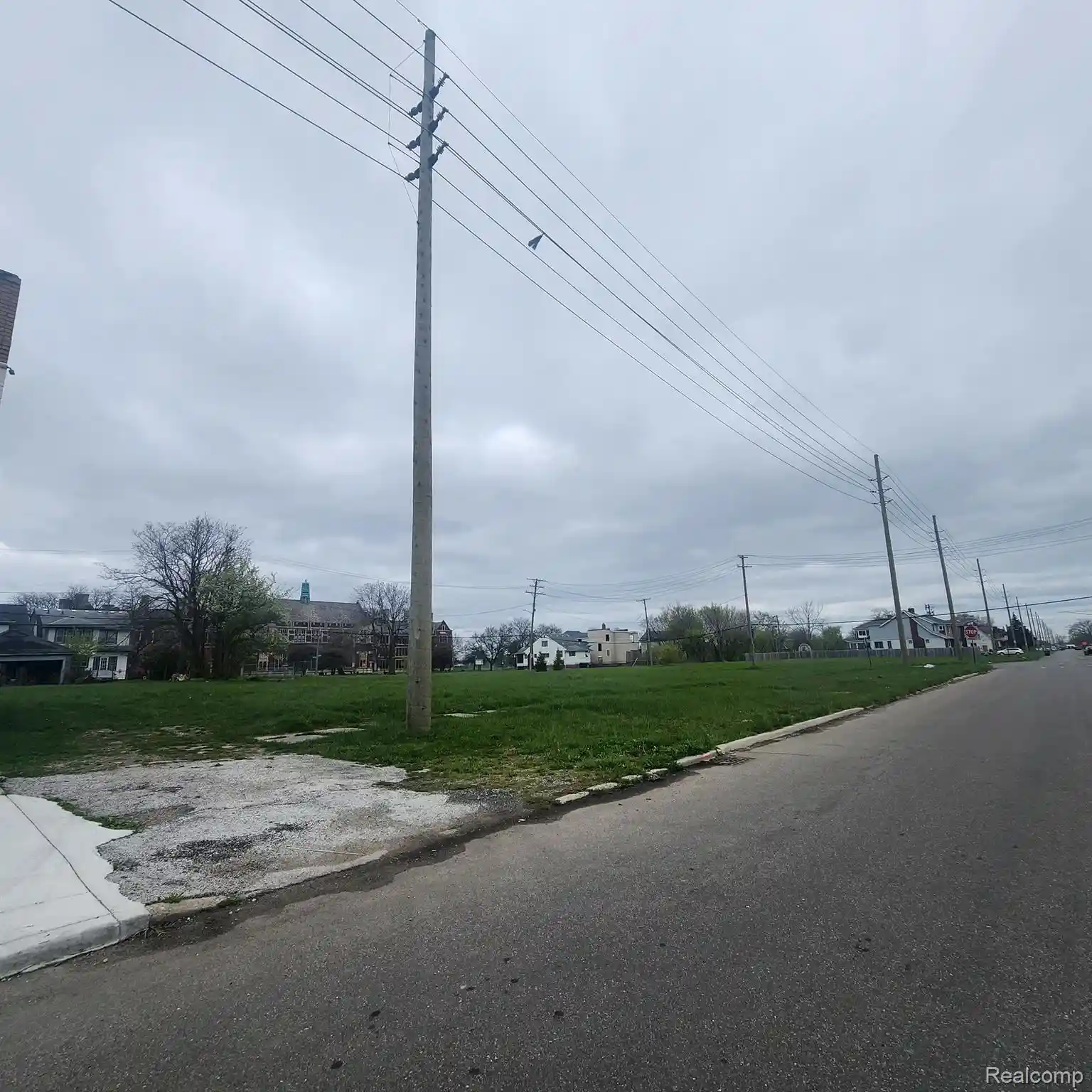 Photo 1 of Land for sale at 2363 Elmhurst St, Detroit, MI 48206 | MLS# 20240028506 | Listing updated on 2026-10-31